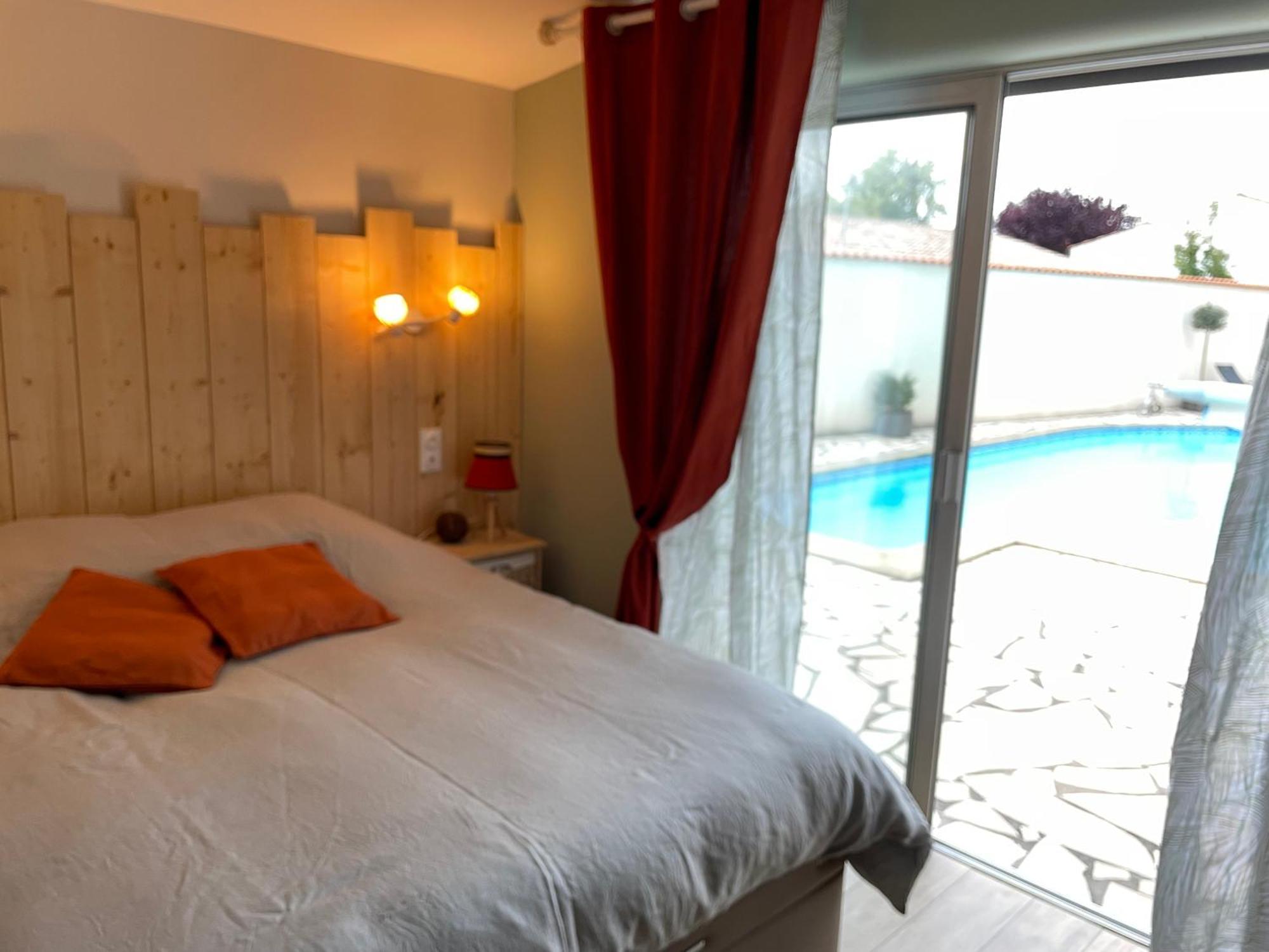 Bed and Breakfast Les Pertuis Rochelais Périgny Esterno foto